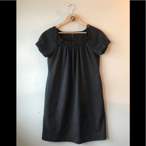 Gap M cap sleeve dark gray pullover shift dress